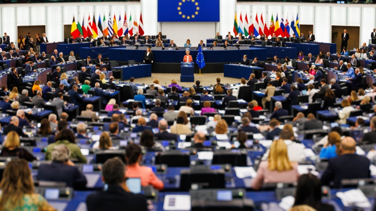 Sesión del Parlamento Europeo con Von der Leyen en la tribuna