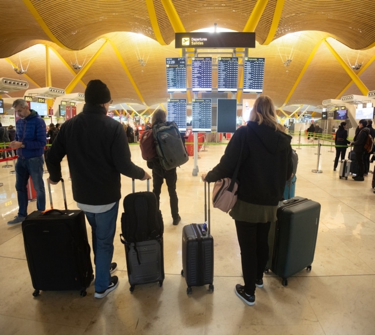El turismo se dispara en España: recibe hasta abril un 13,6% más de pasajeros que en 2023