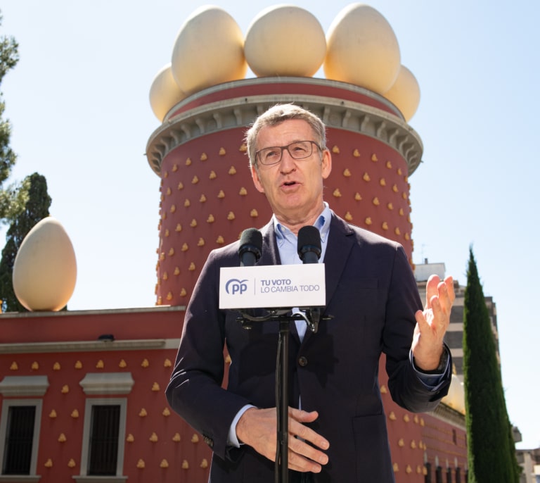 Incertidumbre en Génova ante el efecto de la maniobra de Sánchez y del CIS que disparará a Illa