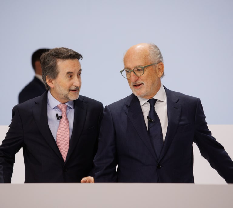 Josu Jon Imaz (Repsol) se enzarza con Greenpeace: "Ustedes son los culpables del aumento de las emisiones"