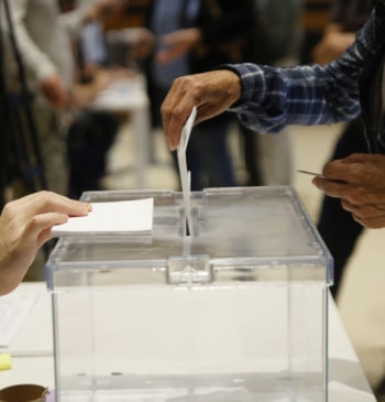 La 'ley de nietos' suma 250.000 electores al voto exterior, según un [...]