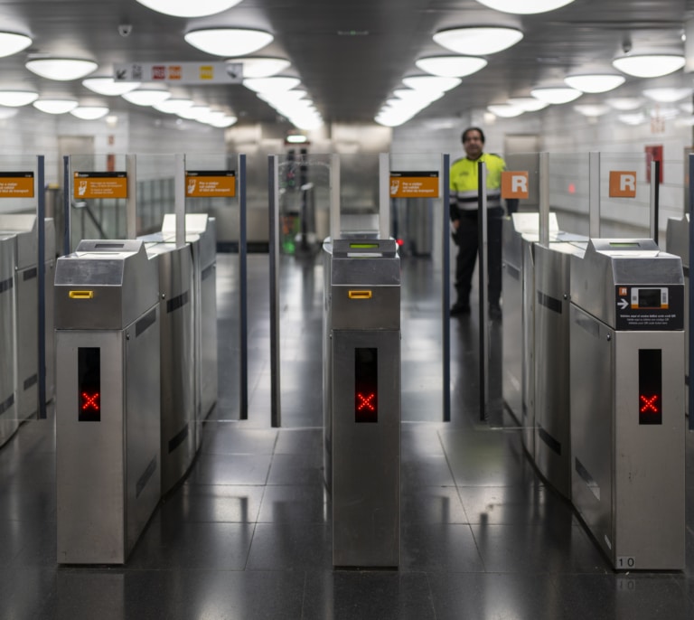 El robo de cobre "intencionado" paraliza Rodalies en plena jornada electoral catalana