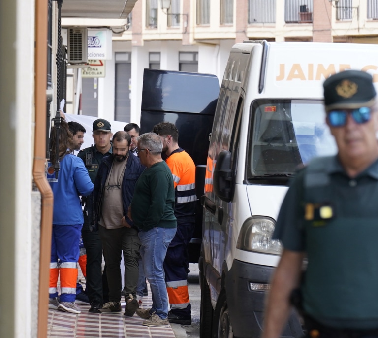 Un hombre mata a sus dos nietos y se suicida tras atrincherarse con ellos en una vivienda en Granada