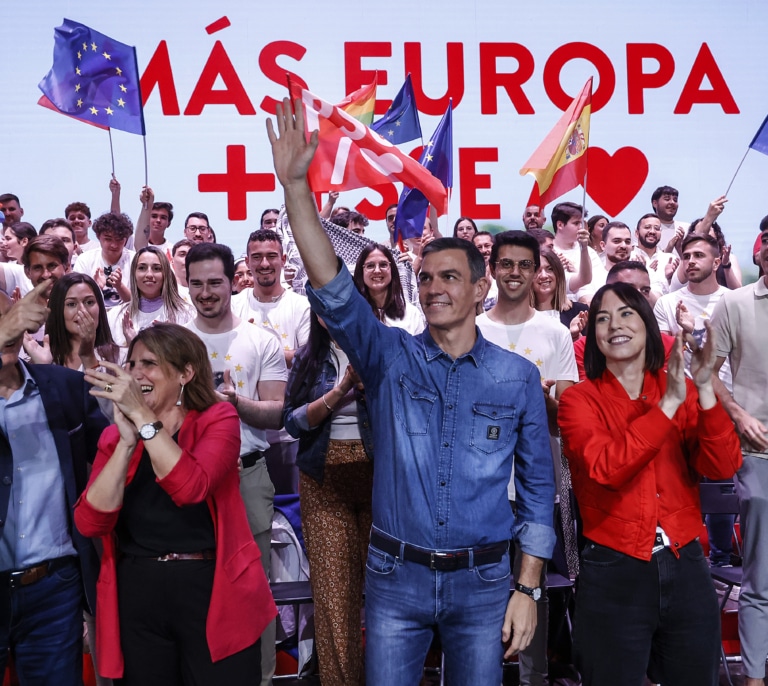 Sánchez reclama apoyos contra la "coalición reaccionaria" en España y Europa