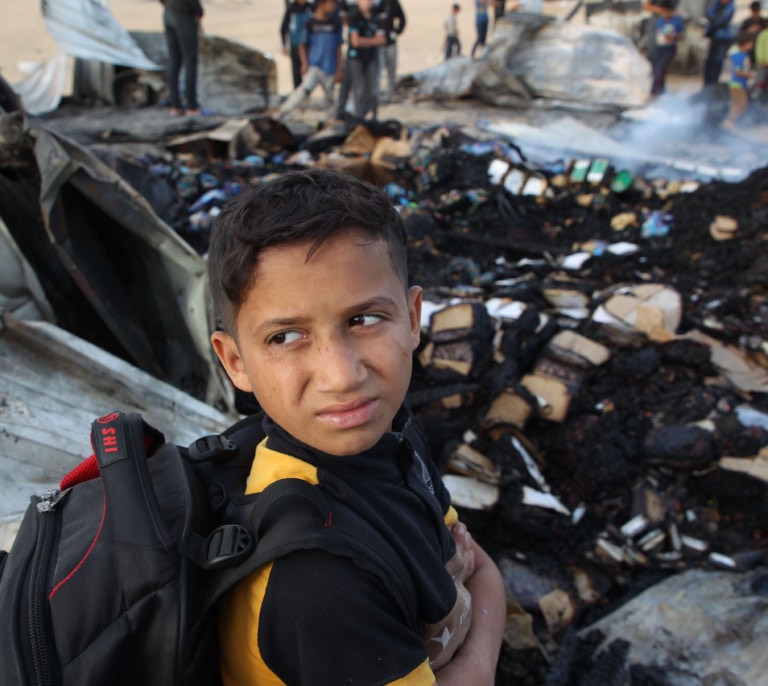 Nueva noche de intensos bombardeos israelíes en Rafah