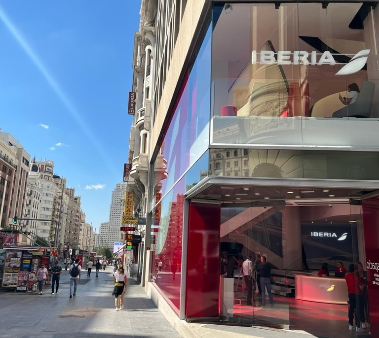 De Madrid al cielo: Espacio Iberia aterriza en la Gran Vía