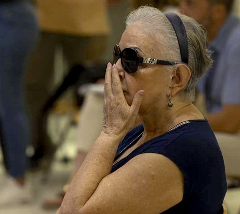Casi 30 años de cárcel a la falsa doctora que inyectó silicona en la cara de 37 mujeres en Canarias