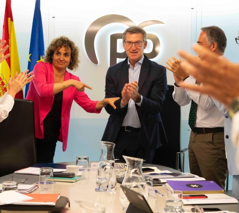 El PP aventura un gobierno de Puigdemont con el apoyo de Sánchez y el sacrificio de Illa