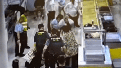 La Guardia Civil salva a un pasajero que sufrió un paro cardiaco en el aeropuerto de Barcelona