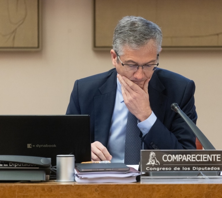 Hernández de Cos dice adiós pidiendo consenso político para no dañar el crecimiento económico