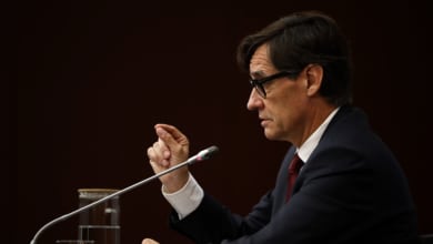 El CIS da la victoria al PSC de Illa y le distancia en quince puntos de la candidatura de Puigdemont