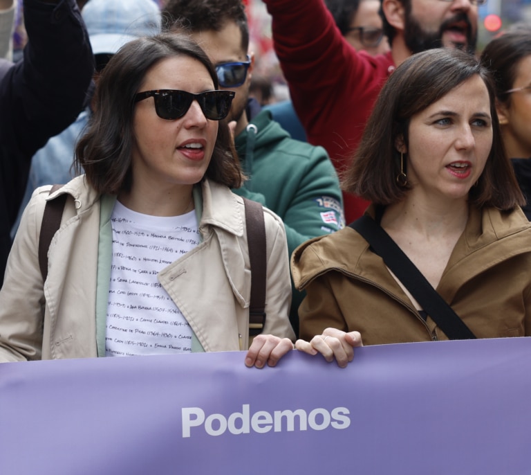 Irene Montero acusa a Ayuso de "financiar la máquina del fango" y ser una "gerente de golpismo judicial y mediático"