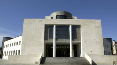 Sin ambientadores, mopa, ni urinarios perfumados, así será la limpieza en la sede del próximo lehendakari