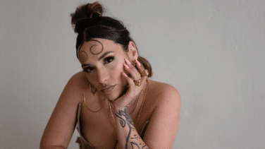 Lia Kali, la cantante que destapa en sus letras los abusos en un centro de salud mental para adolescentes