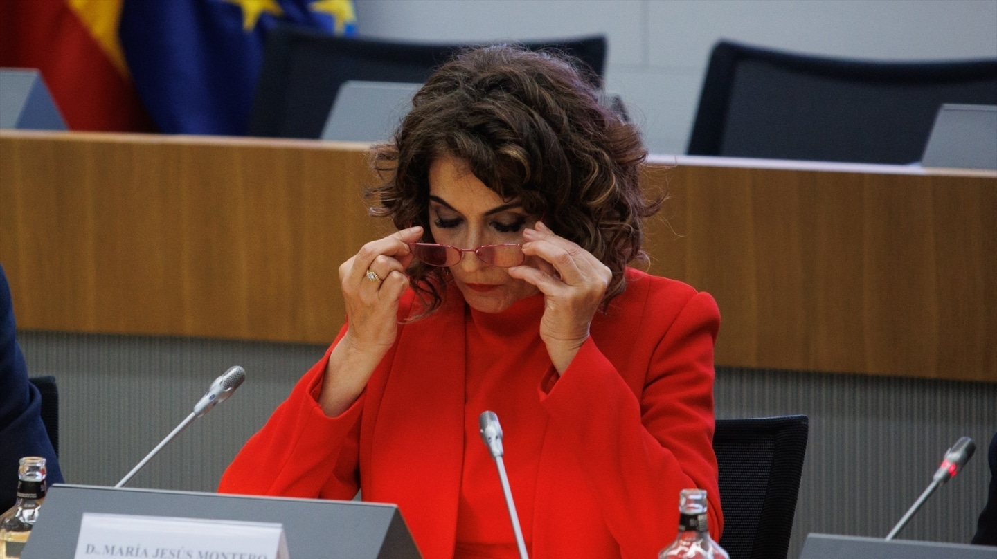 La vicepresidenta primera y ministra de Hacienda, María Jesús Montero, interviene en unas jornadas.