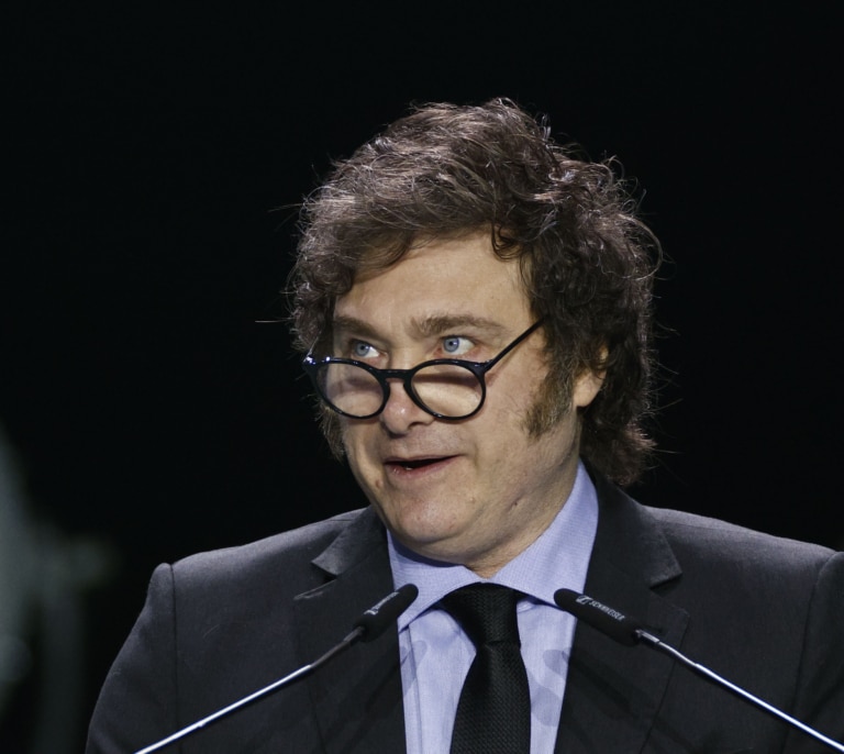 Milei tacha de "disparate" la retirada de la embajadora y recomienda un psicólogo a Sánchez