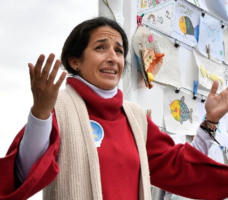 Matar a un niño en televisión y enseñárselo a su madre