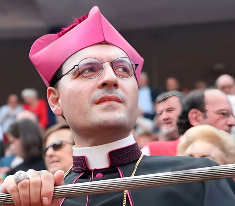 El obispo sin Papa que vive de las rentas y al que obedecerán 16 monjas clarisas