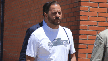 Serio pero "muy contento": Antonio Tejado sale de prisión