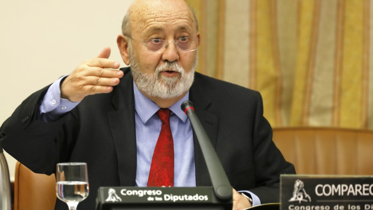 El presidente del Centro de Investigaciones Sociológicas (CIS), José Félix Tezanos, comparece en una Comisión de Presupuestos en el Congreso de los Diputados