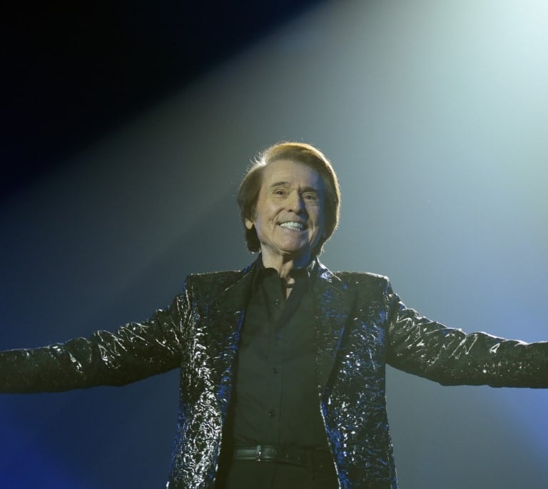 Raphael padece un linfoma cerebral del que está siendo tratado