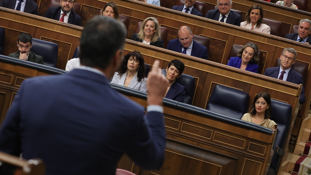 El PP juega con los tiempos y abre la puerta a una citación exprés de Sánchez antes del 9-J y hasta de Begoña Gómez