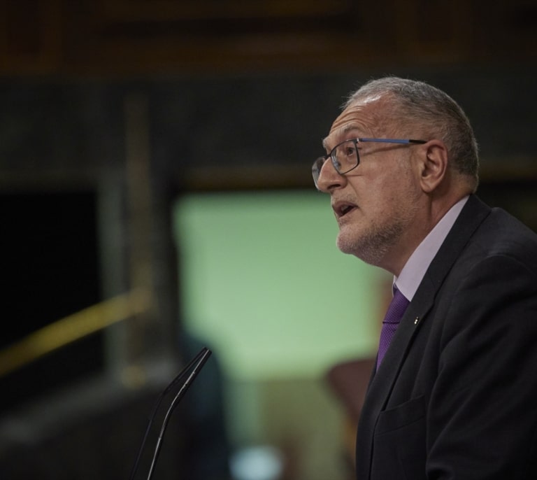 Steegmann, médico provacunas y exdiputado de Vox, se da de baja del partido por su deriva "neofalangista"