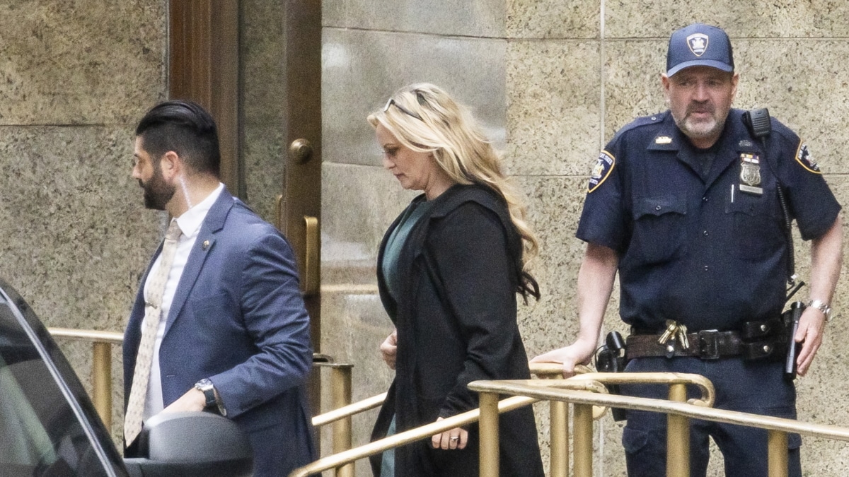 Stormy Daniels en el juicio a Trump.