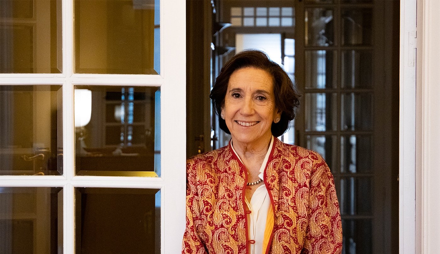 El Ayuntamiento de Madrid homenajea a Victoria Prego con una placa en el Parque del Retiro