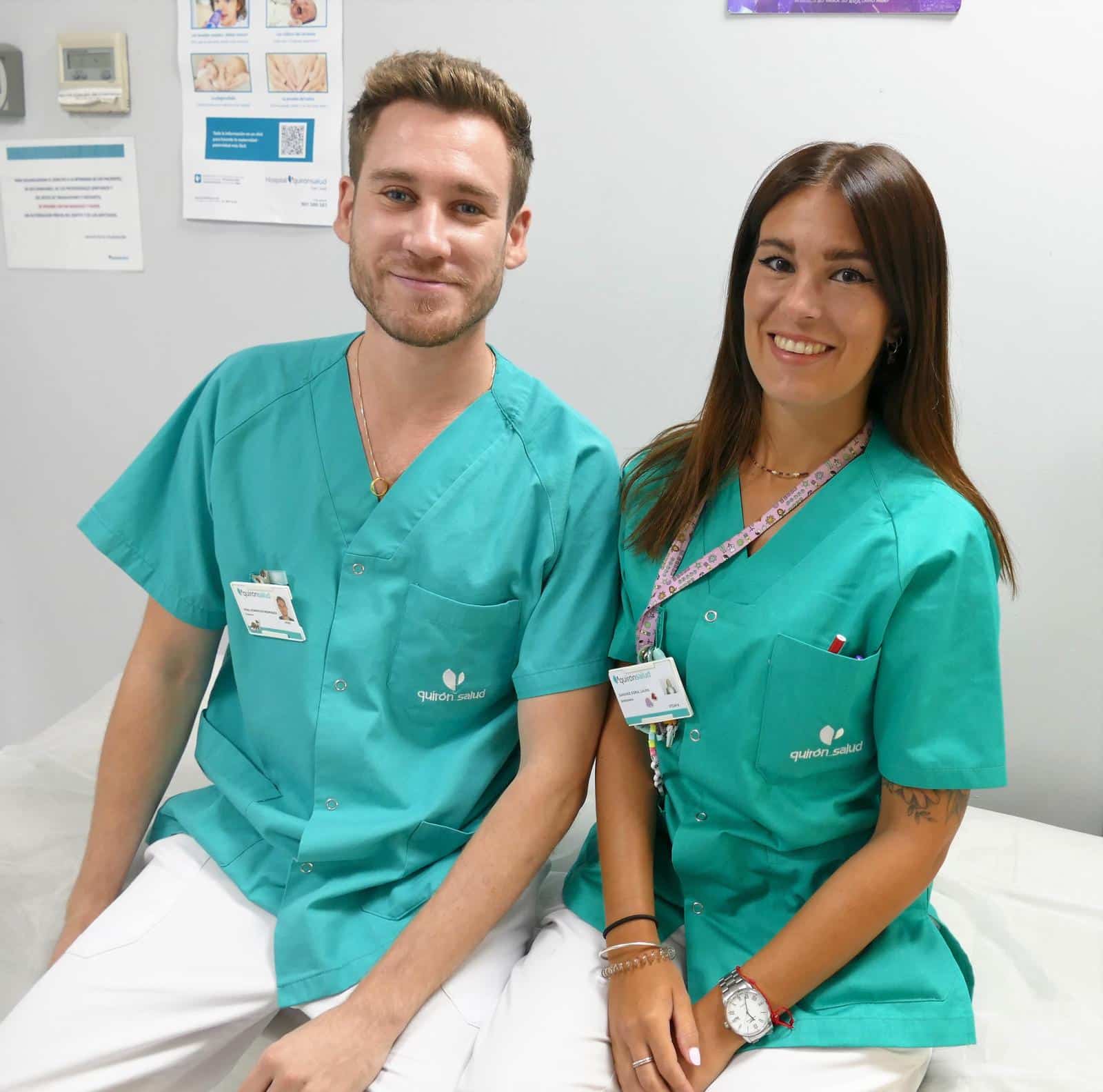 Vidal Domínguez y Laura Sánchez, enfermeros pediátricos del Hospital Quirónsalud San José de Madrid.