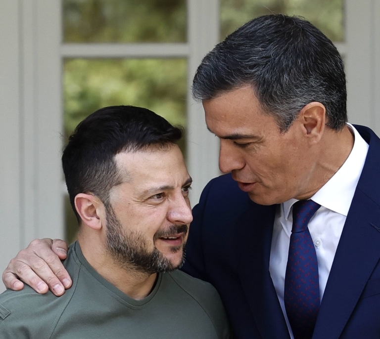 Zelenski de Geyperman y Sánchez de negligé