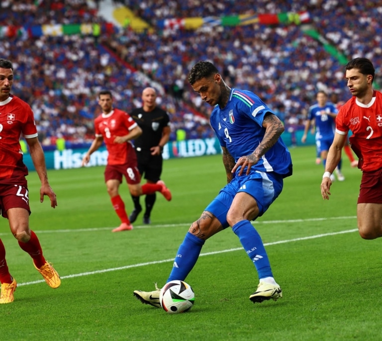 Suiza muestra las carencias de Italia y le manda a casa en octavos (2-0)