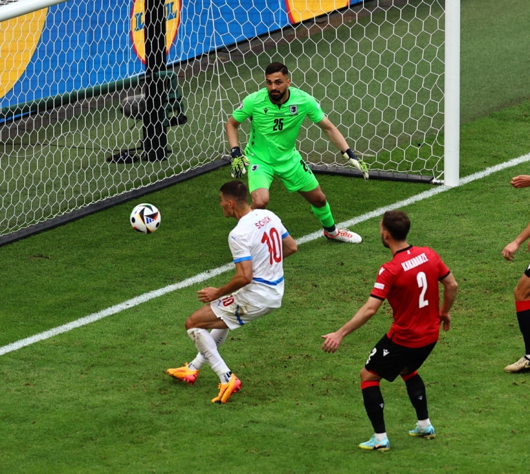 Georgia y República Checa empatan y tendrán que ganar en la última jornada