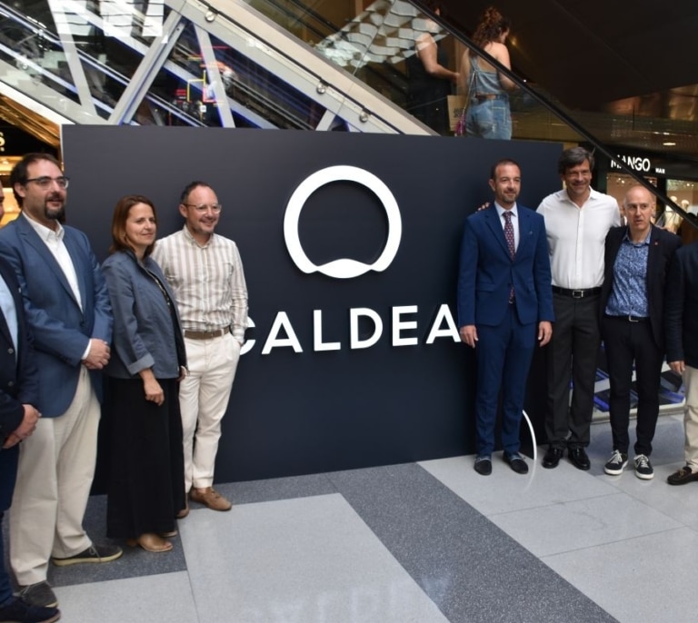Caldea inicia la transformación de spa a resort con la reforma de la gran laguna