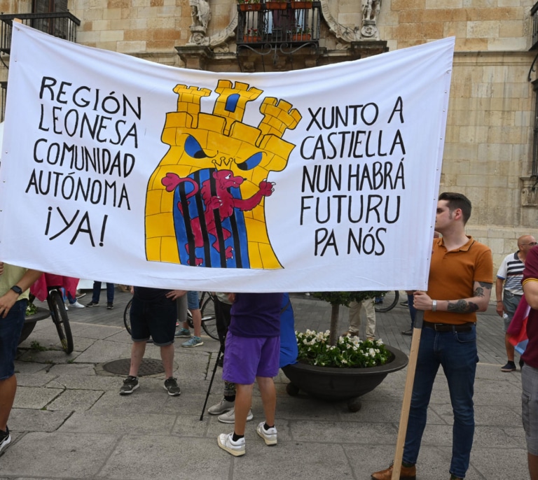 León declara su independencia y El Bierzo, Cataluña, Villarriba y Villabajo se ponen a la cola