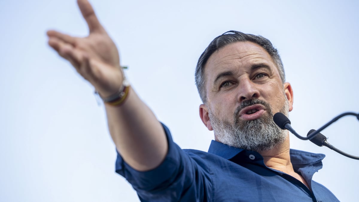 El líder de Vox, Santiago Abascal, este martes, en Málaga, durante un mitin electora del europeas