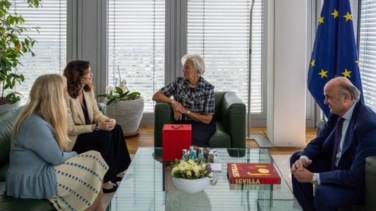 Ayuso también se hace hueco en la agenda económica y se reúne con Lagarde y Luis de Guindos en el BCE