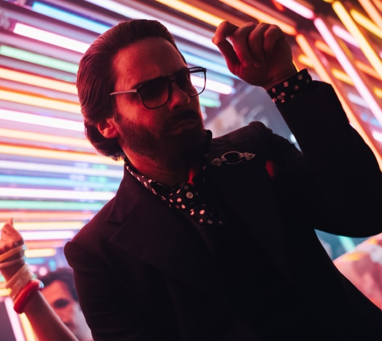 Ambicioso, mentiroso y torero: el controvertido Karl Lagerfeld de Daniel Brühl