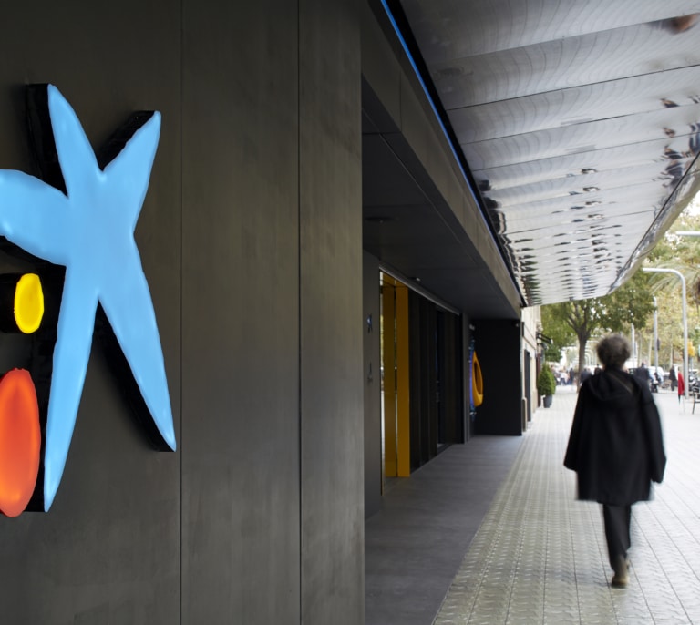 CaixaBank obtiene un beneficio de 2.675 millones hasta junio, un 25,2% más