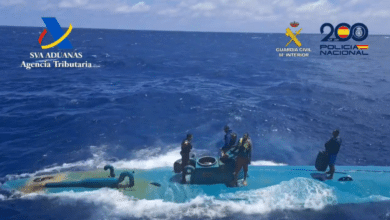 La Guardia Civil intercepta en el Atlántico un narcosubmarino con 6,6 toneladas de cocaína