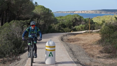 Muere un ciclista de 64 años tras caerse en una bajada en Peñacerrada