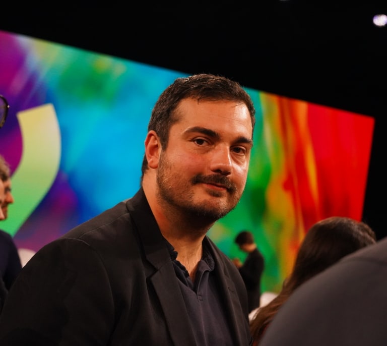 "Me presento para enfrentar a la extrema derecha y defender a los franceses en el extranjero"