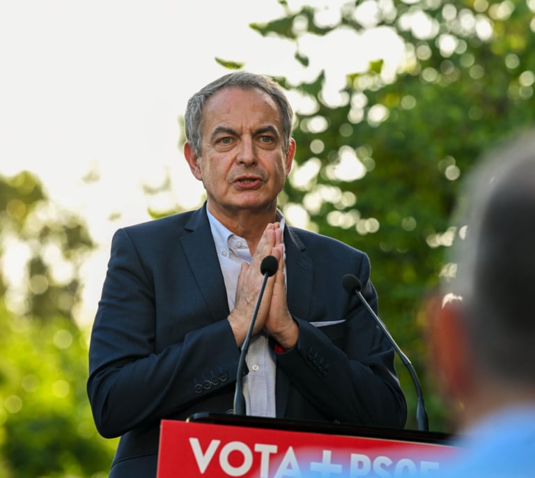 La saharaui que se encaró con Zapatero por su apoyo a Marruecos: "Tiene una posición indigna y de doble rasero"