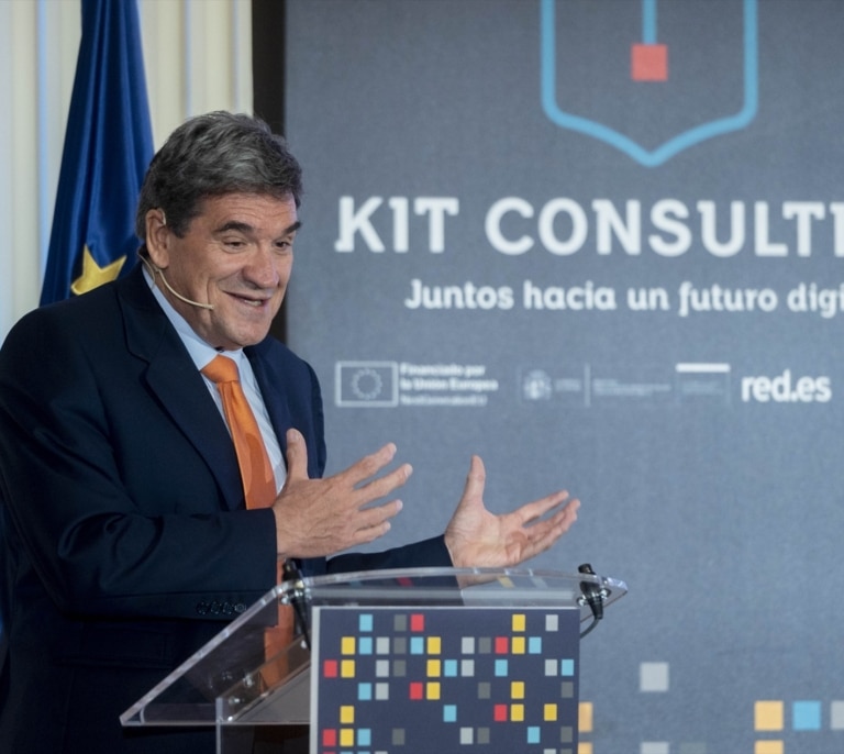 Las jubilaciones anticipadas se reducen de media un trimestre tras los cambios de Escrivá