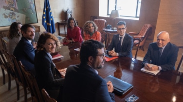 Sumar asegura que pactó con el PSOE la creación de una comisión de "expertos" para el control de la prensa
