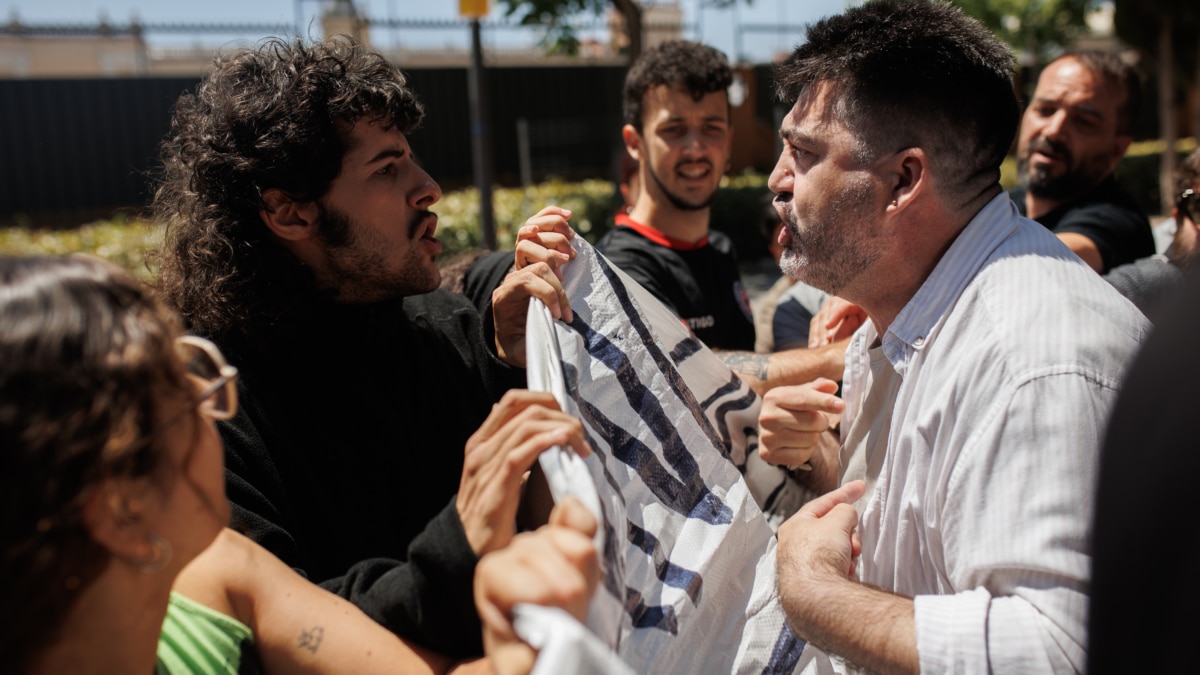 Los acampados por Palestina chocan con Sumar: "Gobierno progresista cómplice, hipócrita y sionista"