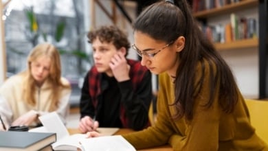 Banco Santander avanza en su apuesta por la educación y el talento con un modelo de becas y ayudas más universal