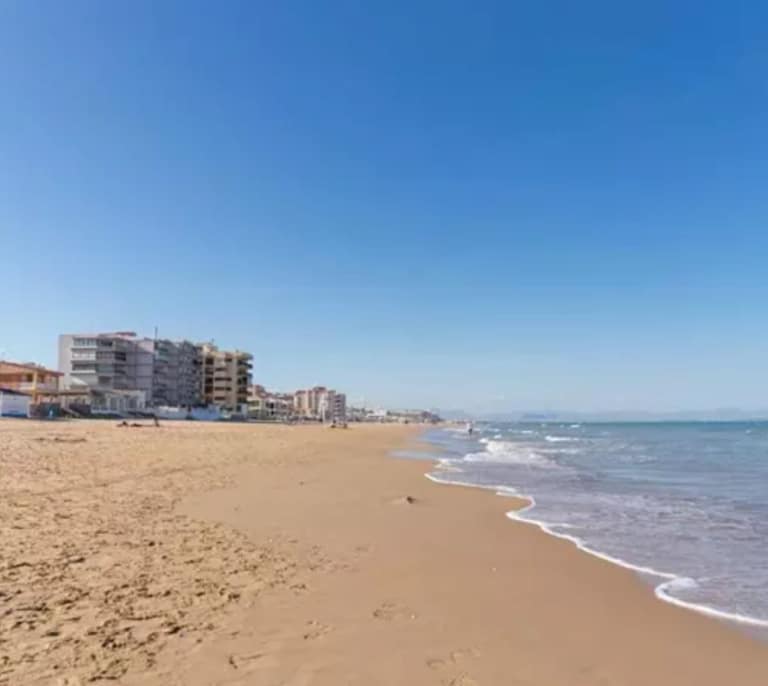 Las viviendas autosuficientes se transforman en un preciado tesoro en la Costa Valenciana