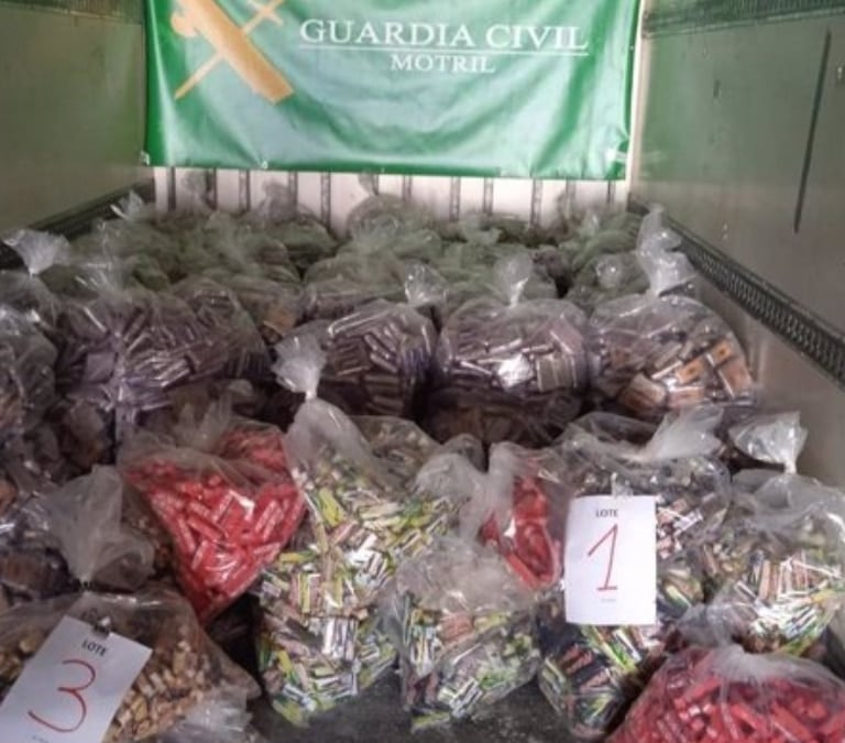 La Guardia Civil intercepta al conductor de un camión que transportaba 3.648 kilos de hachís