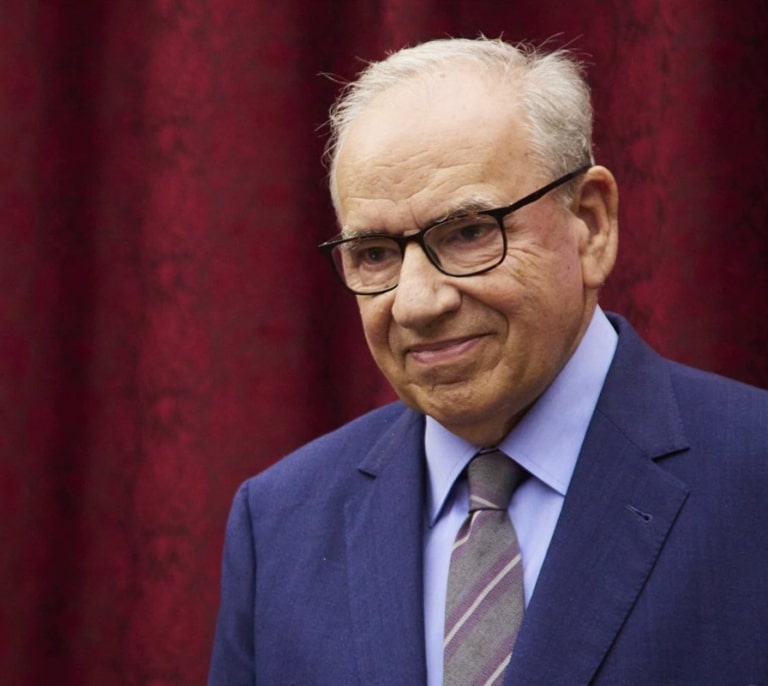 Alfonso Guerra acusa al Gobierno de "zarandear" las instituciones "enfurecido con los cambios"